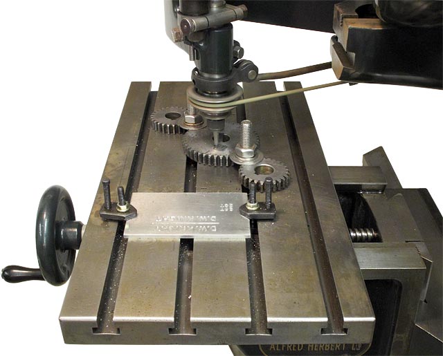 Engraving gears on a TH CXL pantograph machine